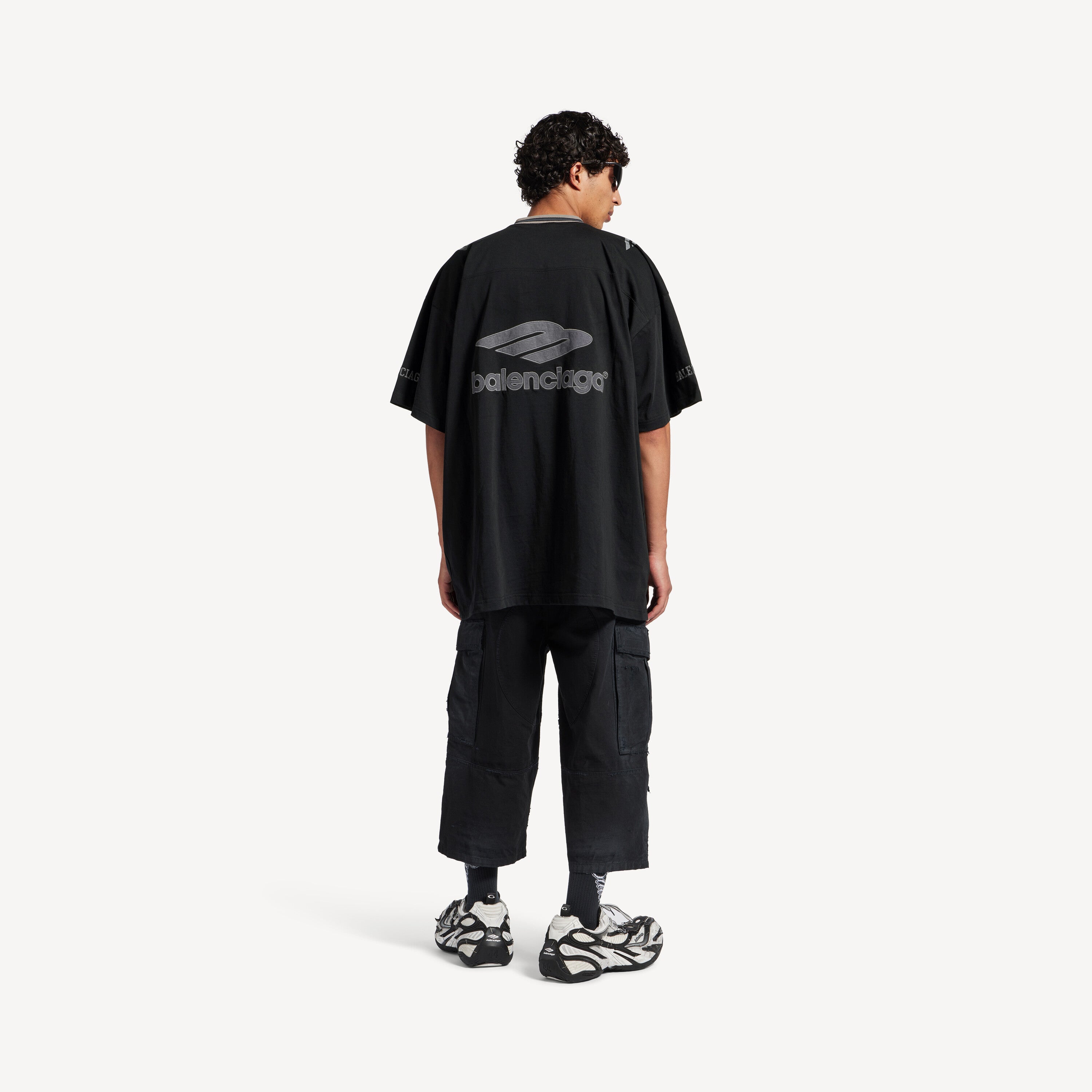 BALENCIAGA - V Neck Oversized Tshirt American Black – Anrosa Store