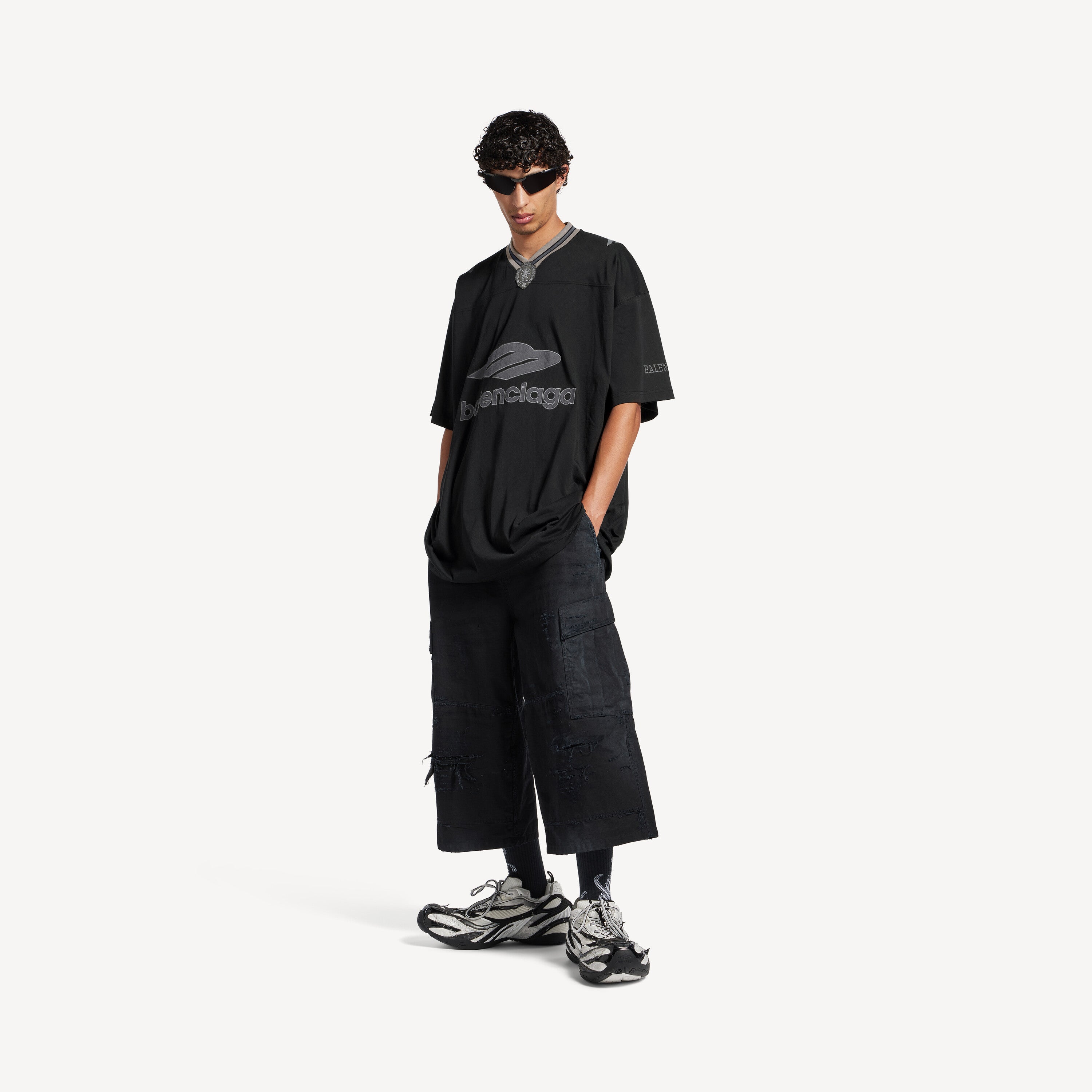 BALENCIAGA - V Neck Oversized Tshirt American Black – Anrosa Store