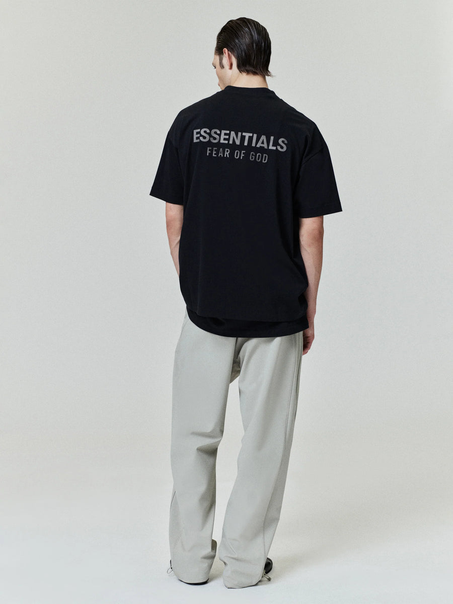 ESSENTIALS - Classic Fit T-Shirt Jet Black – Anrosa Store ESSENTIALS - Classic Fit T-Shirt Jet Black – Anrosa Store